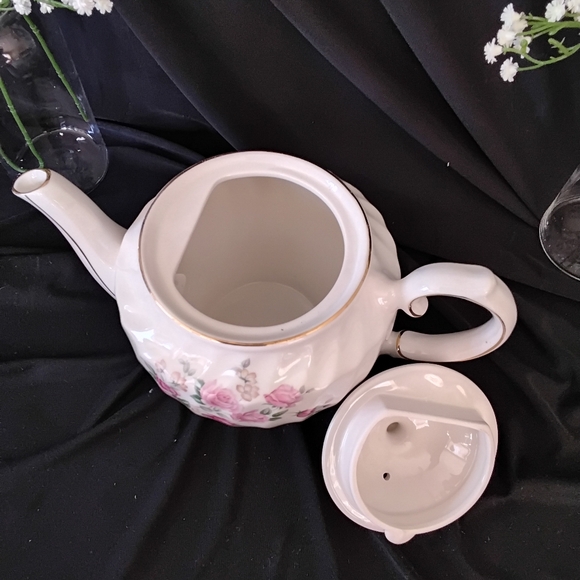 Windsor Floral Teapot with Pink Roses - Picture 6 of 7